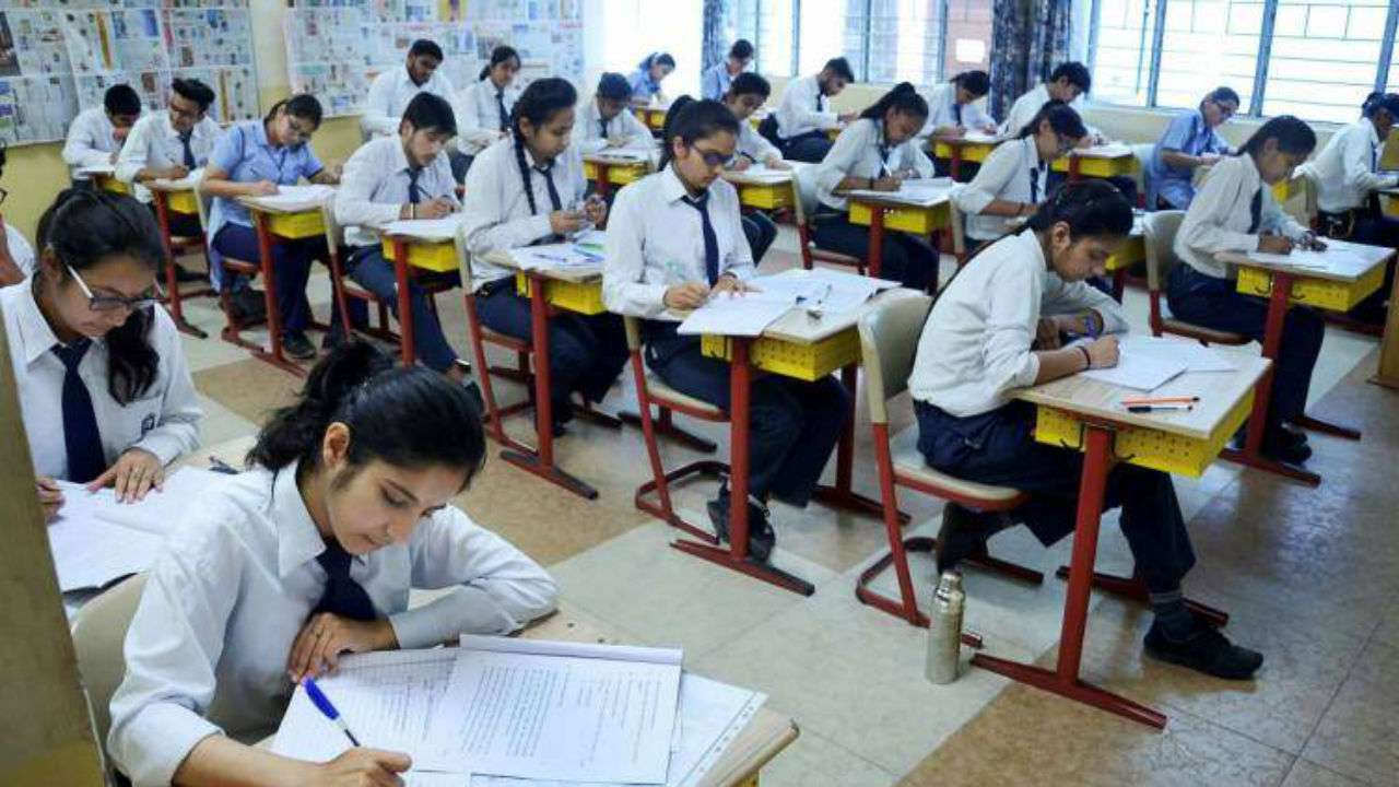 दहावीच्या परीक्षा 'आयसीएसई' बोर्डाकडून रद्द करण्याचा निर्णय