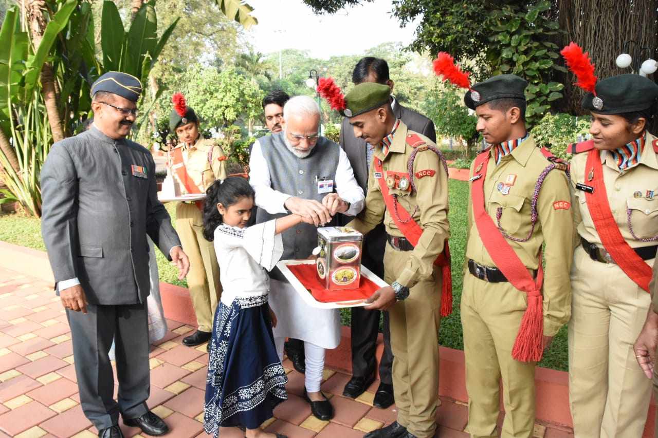 सशस्त्र सेना ध्वजदिन निधी संकलनाचा प्रधानमंत्री नरेंद्र मोदी यांच्या हस्ते शुभारंभ
