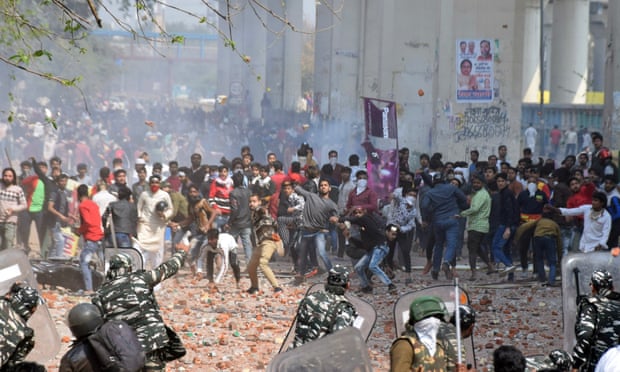 दिल्ली हिंसाचार : तातडीने लष्कर तैनात करण्याची अरविंद केजरीवाल यांची गृहमंत्रालयाकडे मागणी