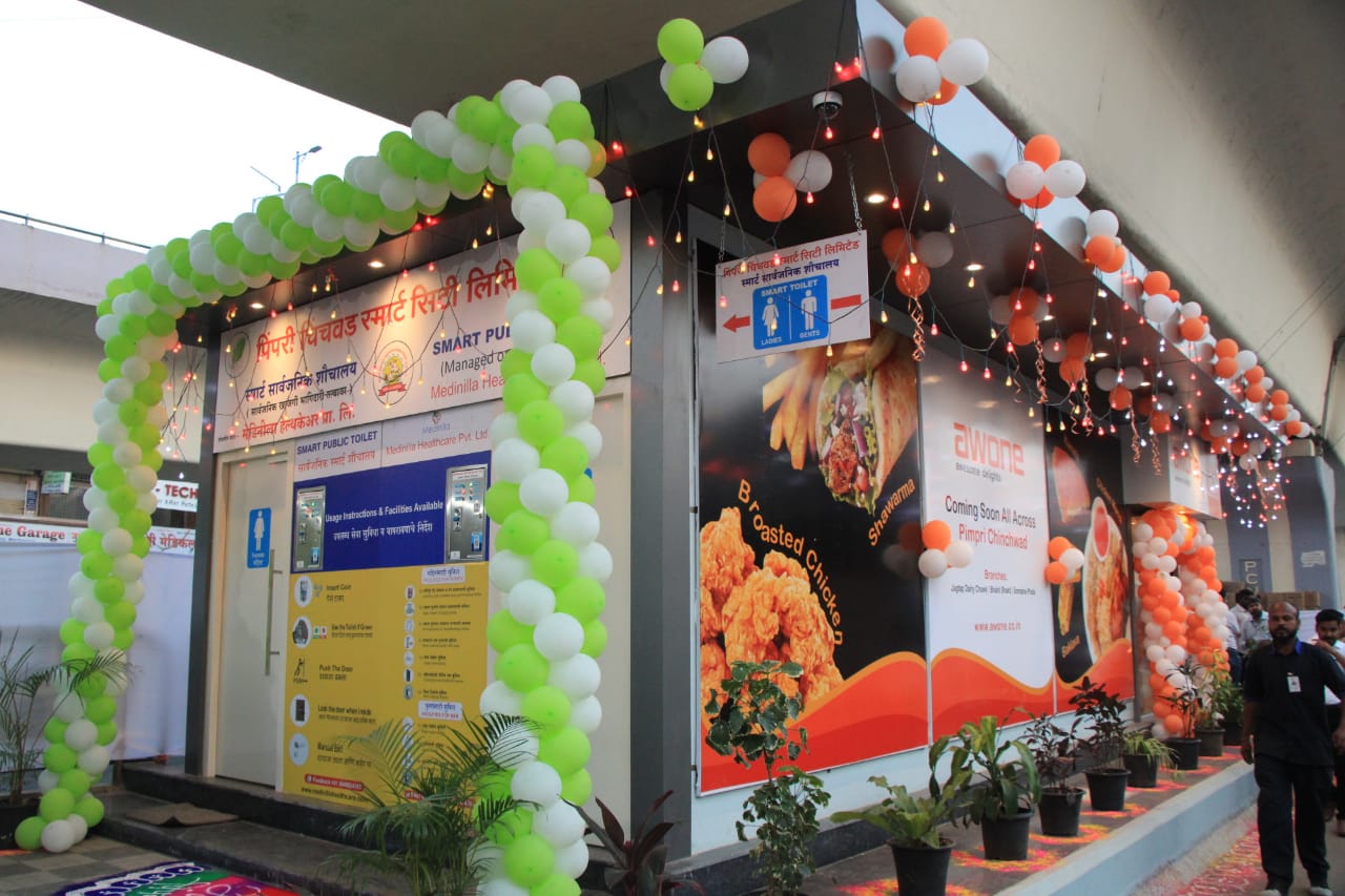 जगताप डेअरी चौकातील स्मार्ट टॉयलेटचे प्रशासक शेखर सिंह यांच्याहस्ते लोकार्पण