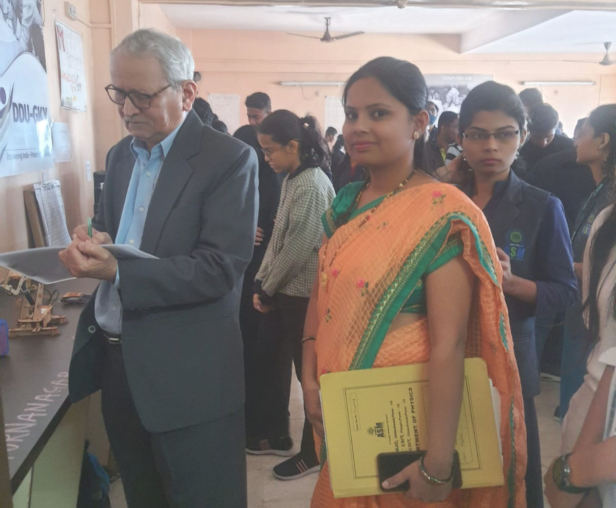 सी एस आय टी जुनियर कॉलेज पूर्णा नगर मध्ये अंतर महाविद्यालयीन विज्ञान प्रदर्शन संपन्न