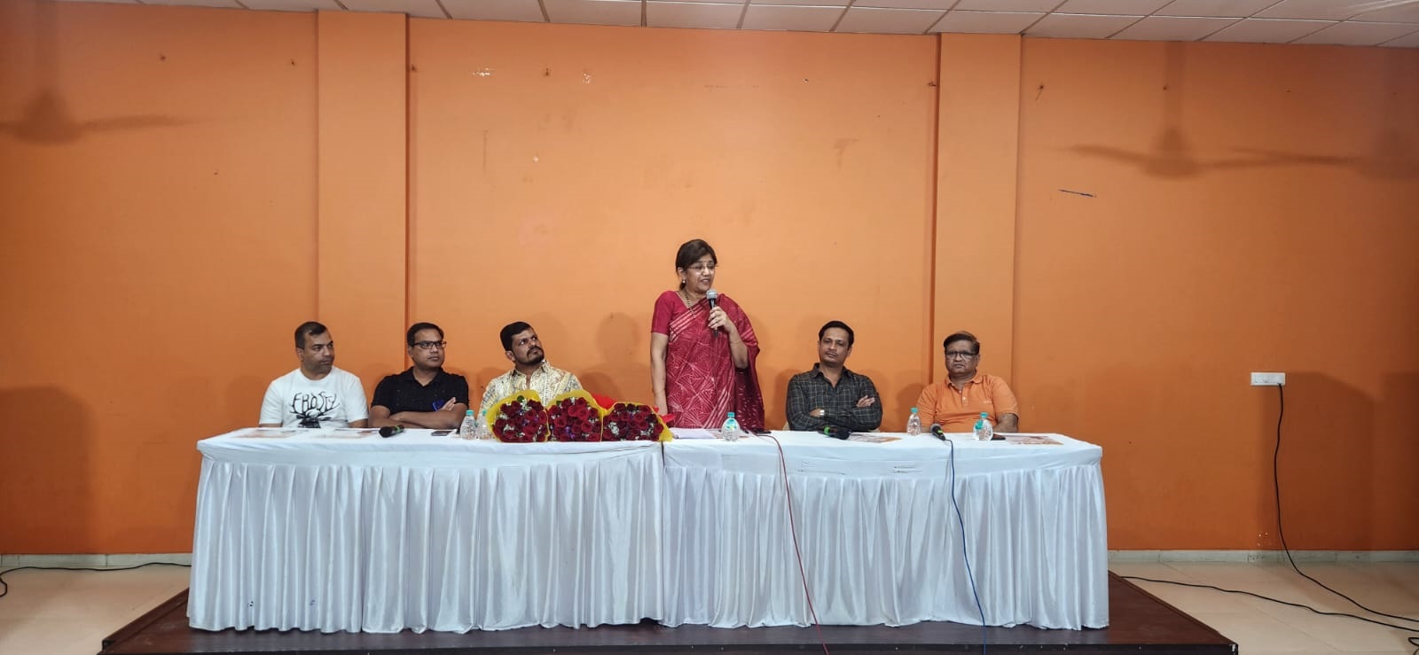 भाजपच्या भ्रष्टाचारी नेत्यांनी सोसायटीधारकांवर पाणीटंचाई लादली