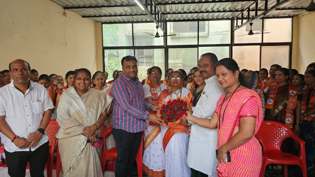 आकुर्डीत प्रमोद कुटे यांच्या नेतृत्वाखाली महिलांचा शिवसेनेत प्रवेश