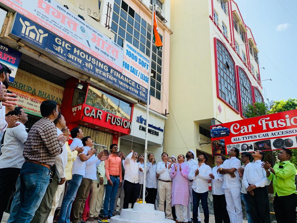 पिंपरी राष्ट्रवादी कार्यालयात महाराष्ट्र दिन व कामगार दिन साजरा