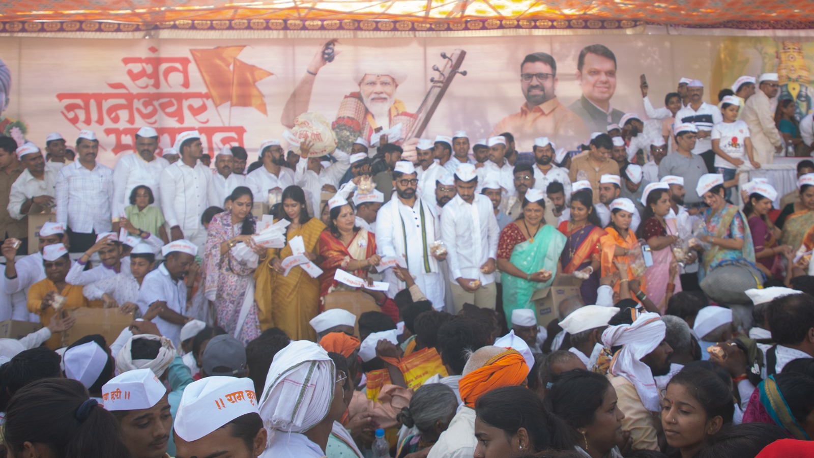 ज्ञानेश्वर माऊलींच्या पालखी सोहळ्याचे दिमाखात स्वागत; शहराध्यक्ष तथा आमदार महेश लांडगे यांची उपस्थिती