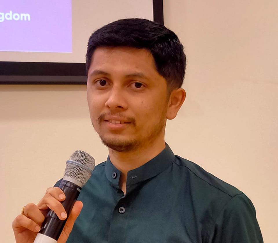 डॉ. प्रा. केतन देसले यांना पीएचडी प्रदान