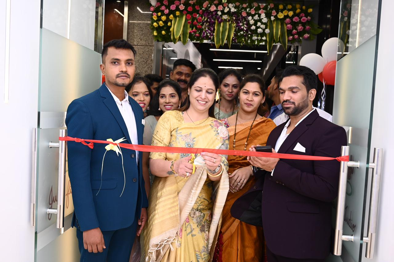 वाकड येथे आमदार अश्विनीताई जगताप यांच्या हस्ते ‘जस्ट फिट स्टुडिओ’ जिमचे उद्घाटन