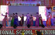 प्रचिती इंटरनॅशनल स्कूल येथे आनंद मेळाव्यात'खान्देश-फेम' कलाकारांची उपस्थिती; अहिराणी, मराठी - हिंदी गीतांवर विद्यार्थ्यांची धम्माल मस्ती