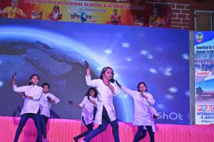 प्रचिती इंटरनॅशनल स्कूलच्या ‘प्रचिरंग’ स्नेहसंमेलनात संस्कार, कला व आनंदाचा रंगोत्सव