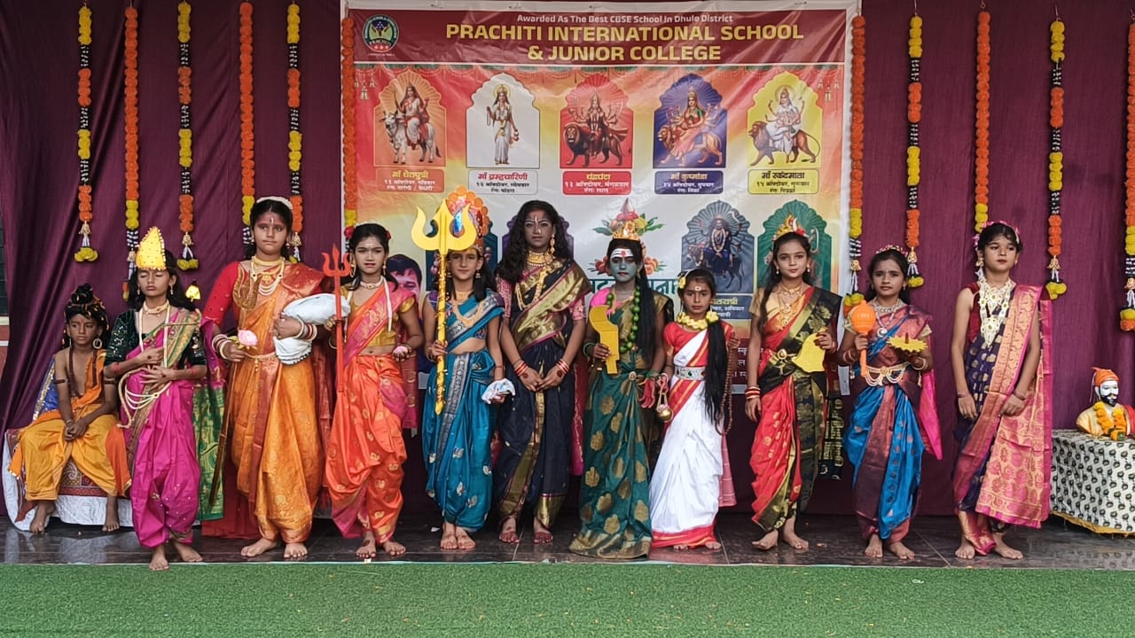 नवरंगांत नटली प्रचिती; महिषासुरवधाच्या नाटिकेतून स्त्रीशक्तीचा जागर!